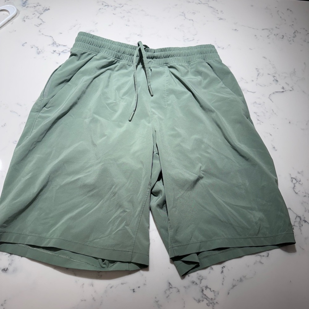 Mens Small Lululemon 9in Inseam Shorts